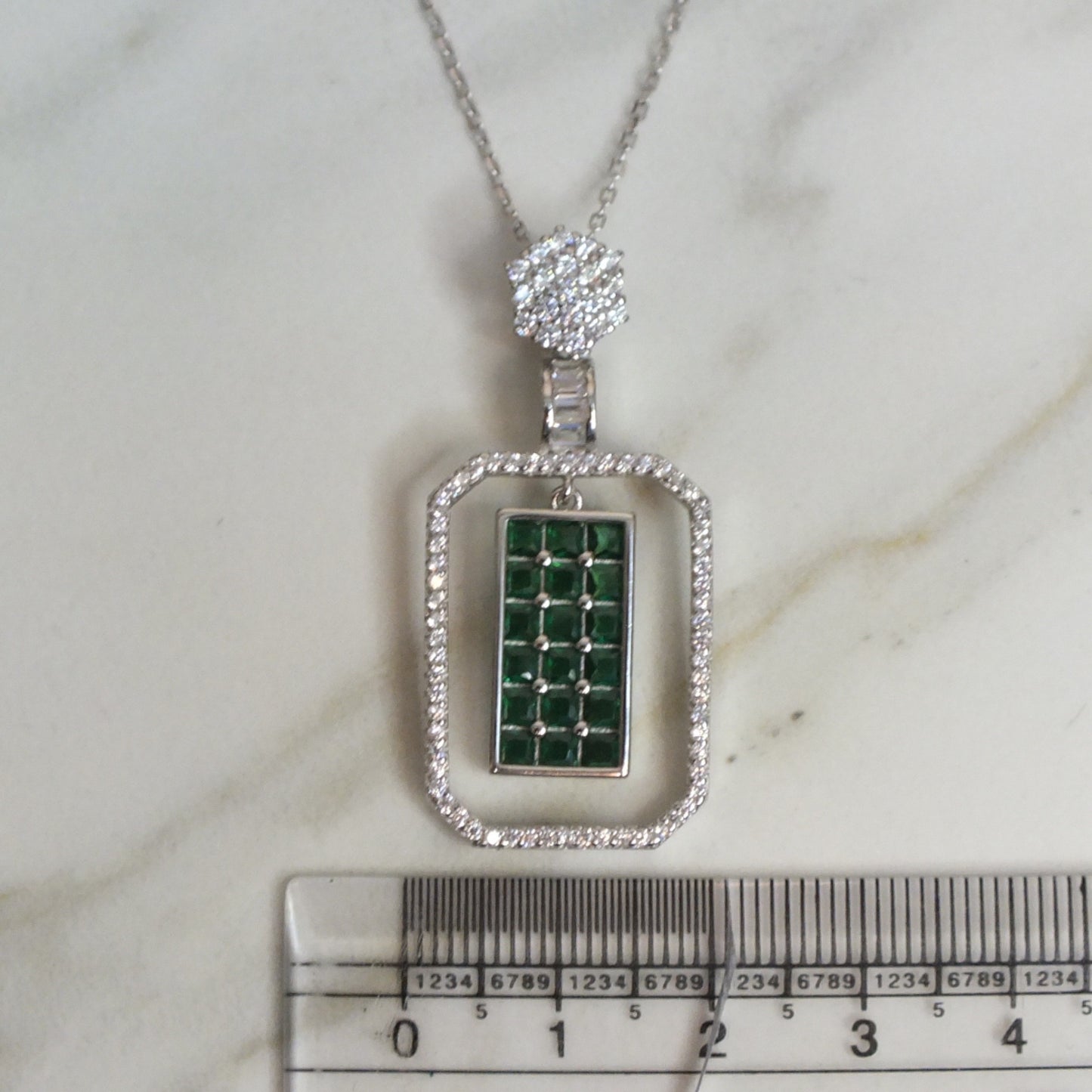 Silver Necklace With Green Stones- سلسال فضة بأحجار خضراء