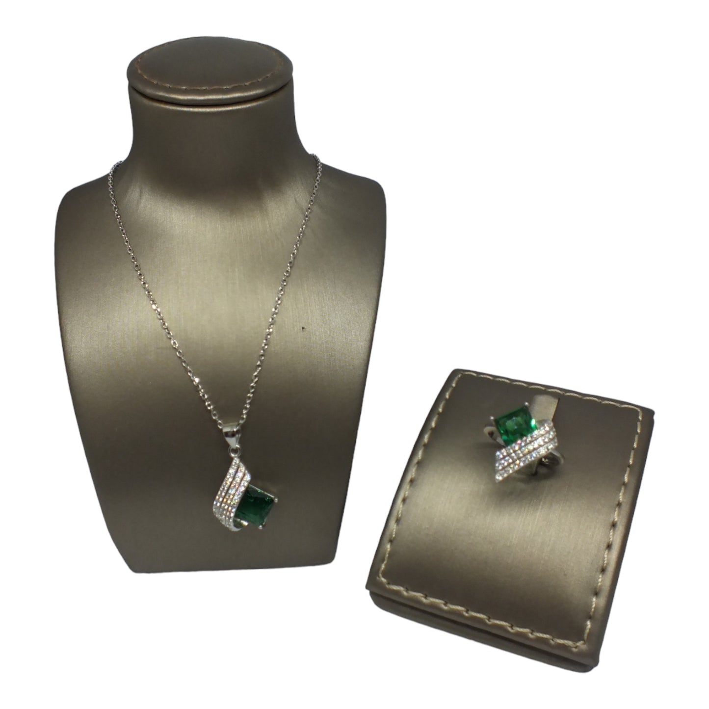 Green Stone Silver Necklace & Ring Miniset- طقم خاتم و سلسال فضة حجر اخضر