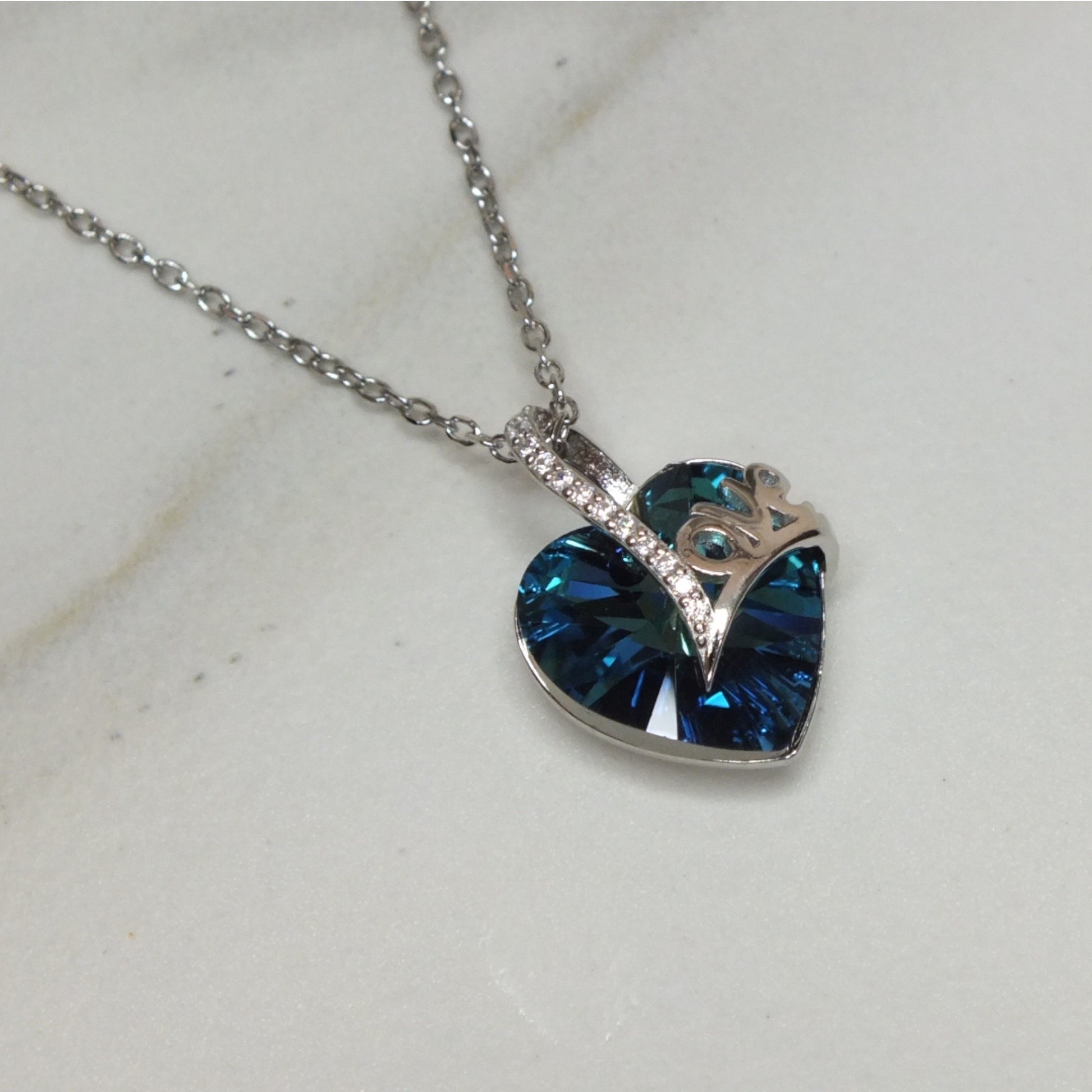 Blue Stone Heart Silver Necklace- سلسال فضة بحجر ازرق Blue Stone Heart Silver Necklace- سلسال فضة بحجر ازرق