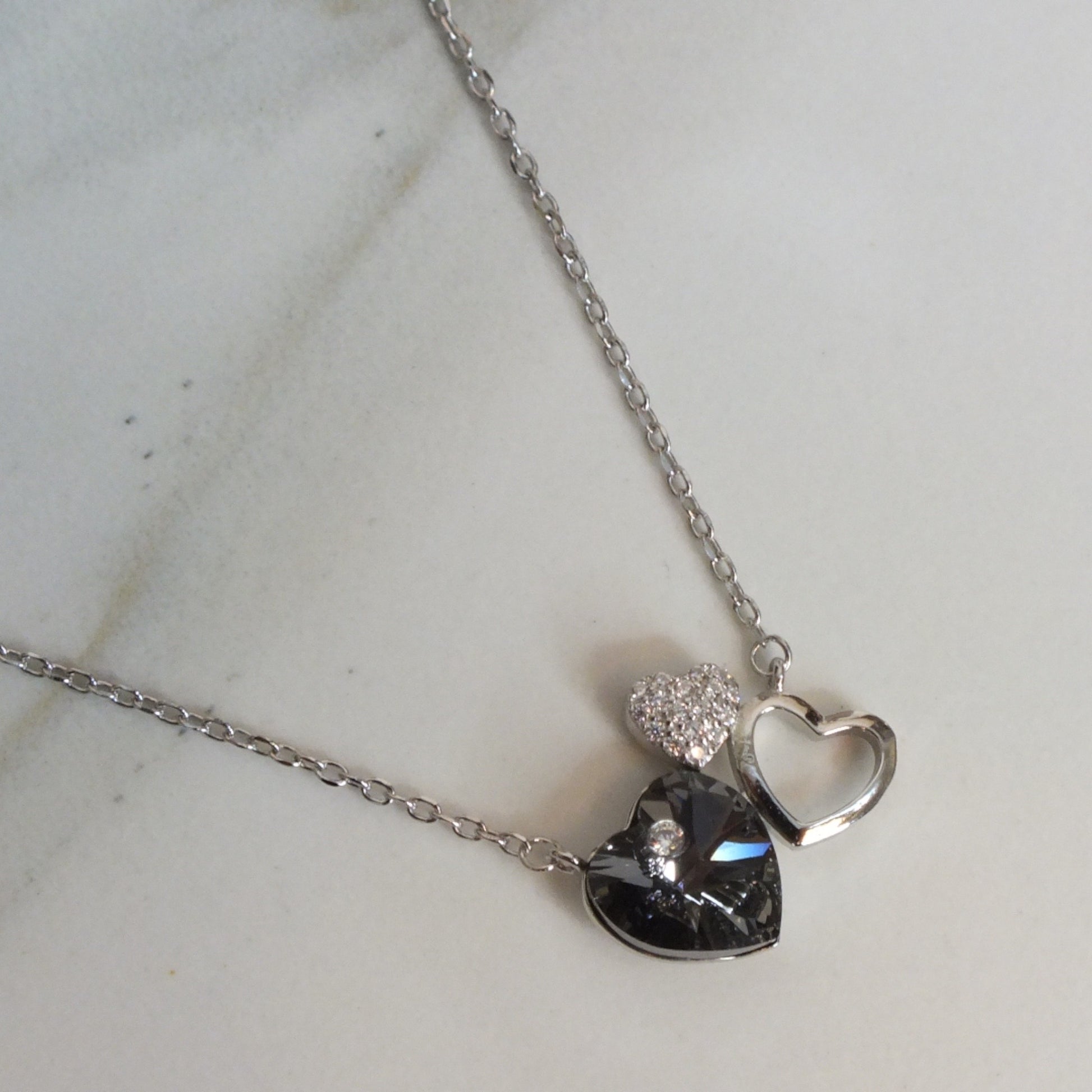 Black Stone Hearts Necklace-سلسال فضة قلوب Black Stone Hearts Necklace-سلسال فضة قلوب