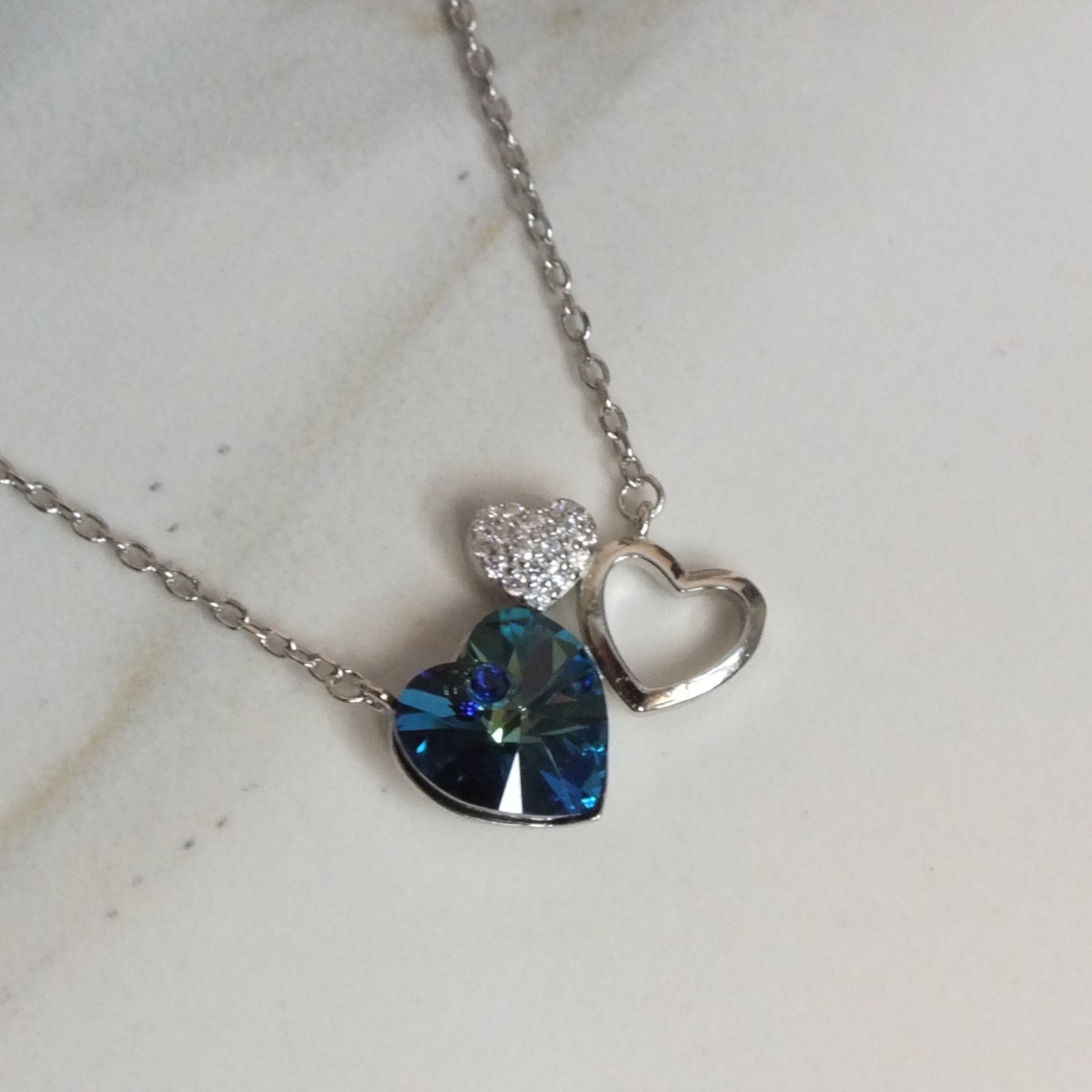 Blue Stone Hearts Necklace- سلسال قلوب بحجرازرق Blue Stone Hearts Necklace- سلسال قلوب بحجرازرق