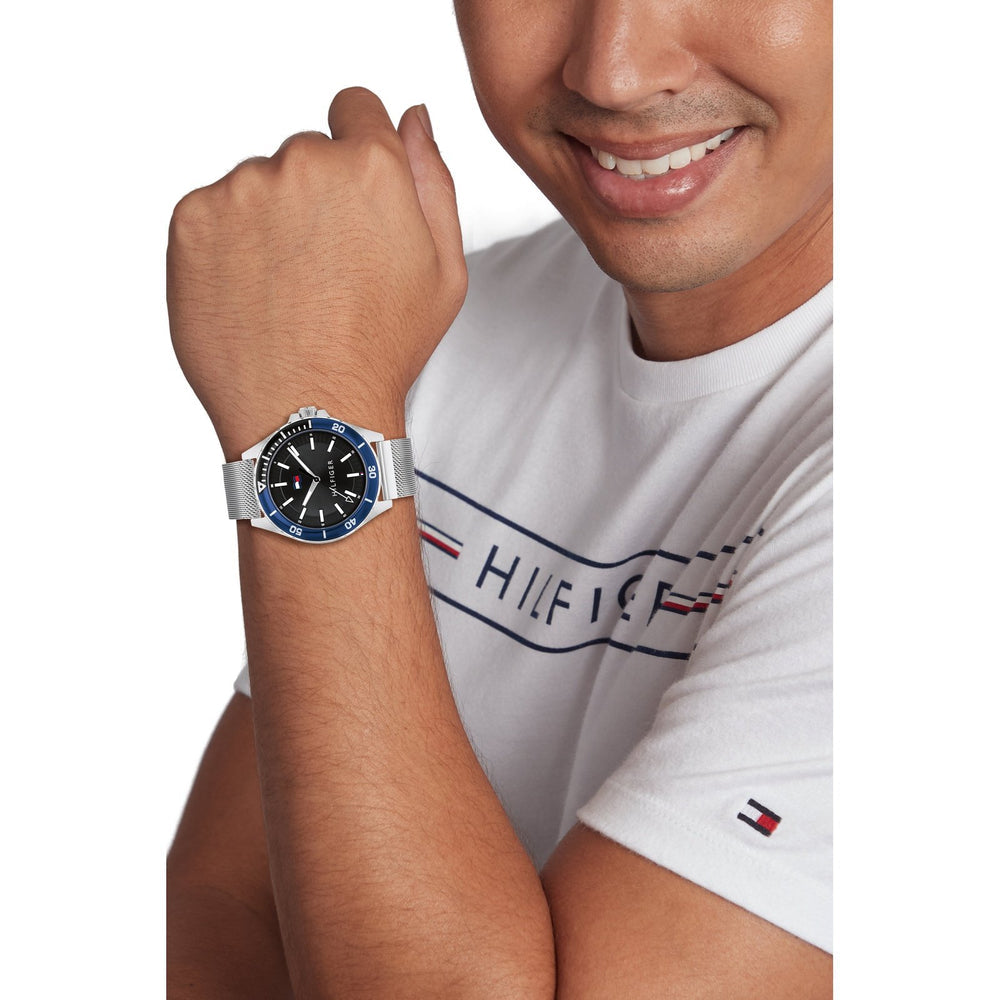 Introducing Logan Kuan Rao, a 21-Year Old Chinese Independent Watchmaker |  SJX Watches