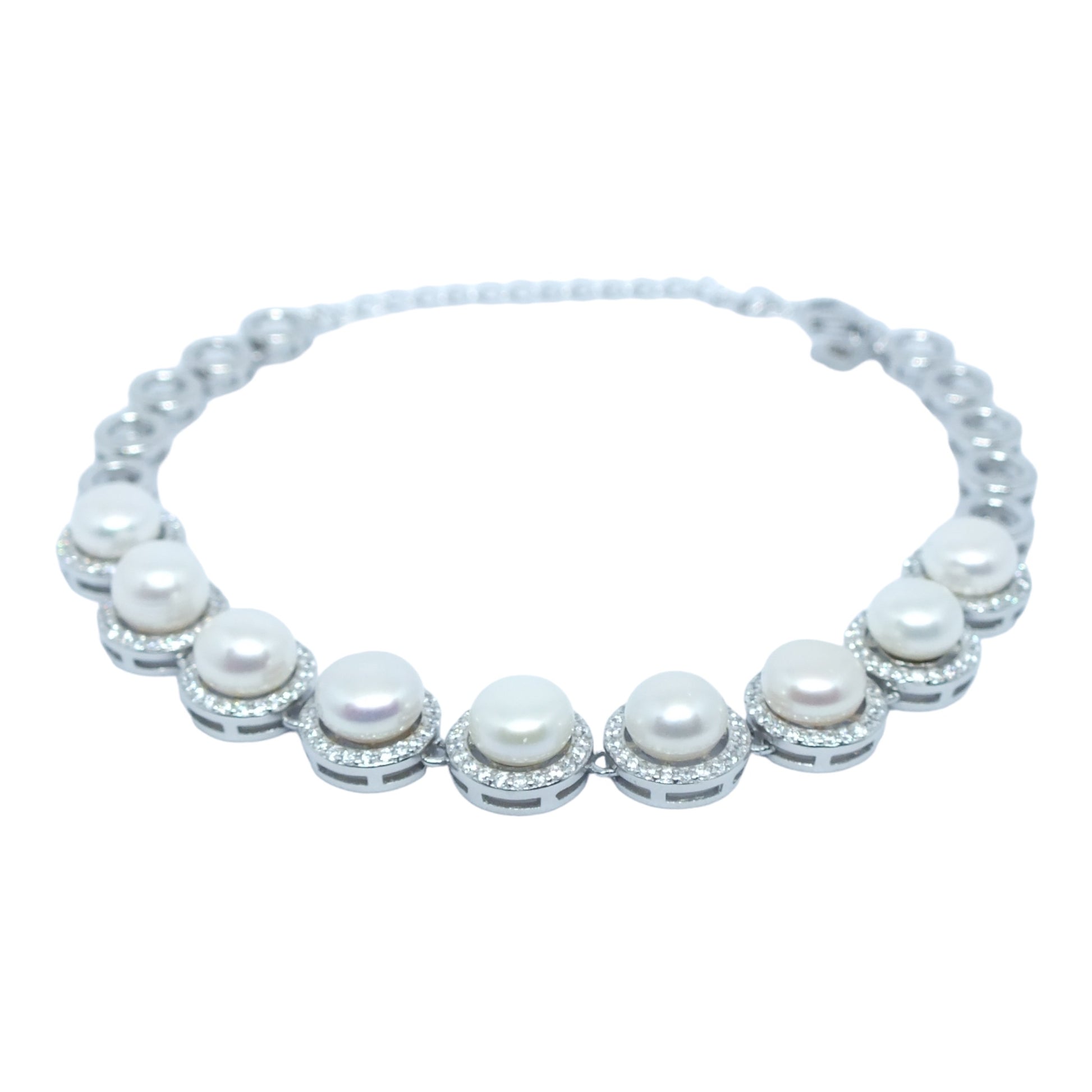 Silver Pearls Bracelet-اسوارة من الفضة مرصعة بالؤلؤ Silver Pearls Bracelet-اسوارة من الفضة مرصعة بالؤلؤ